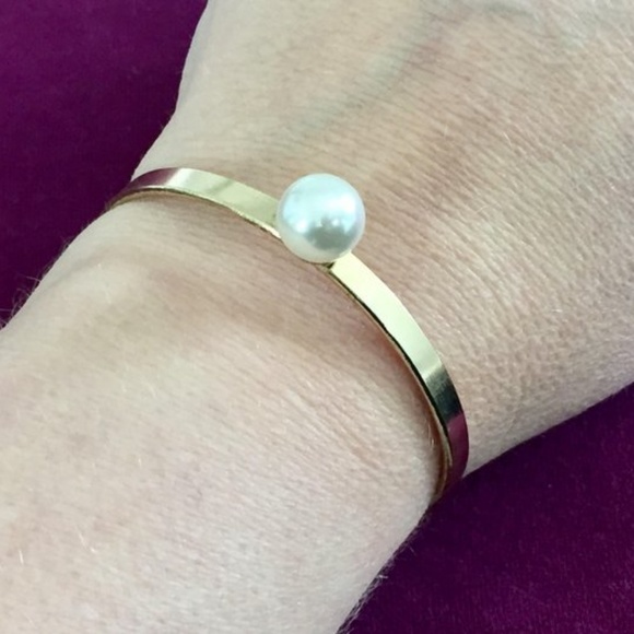 Dara Ettinger Gold Plated Pearl bangle Bracelet - Picture 2 of 2